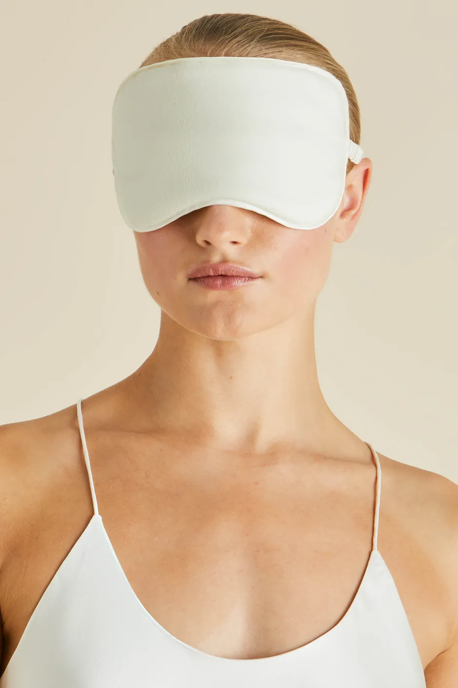 audrey_aspen_ivory_eye_maskin_cashmere_4.webp Store Olivia von Halle Audrey Aspen Eye Maskin Cashmere Ivory