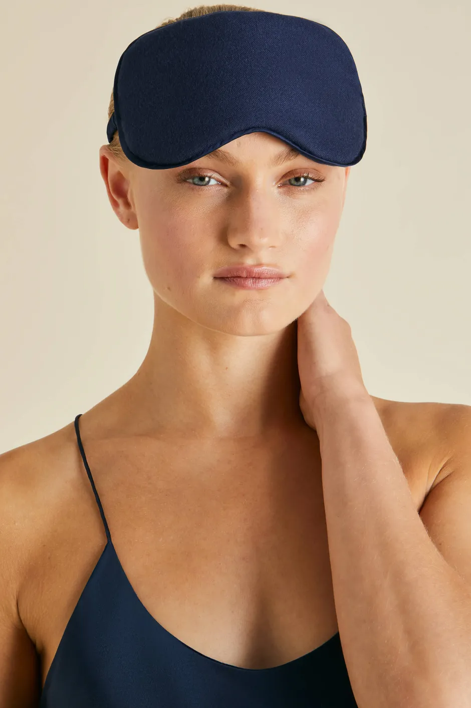 audrey_osaka_navy_eye_maskin_cashmere_2.webp Cheap Olivia von Halle Audrey Osaka Eye Maskin Cashmere Navy