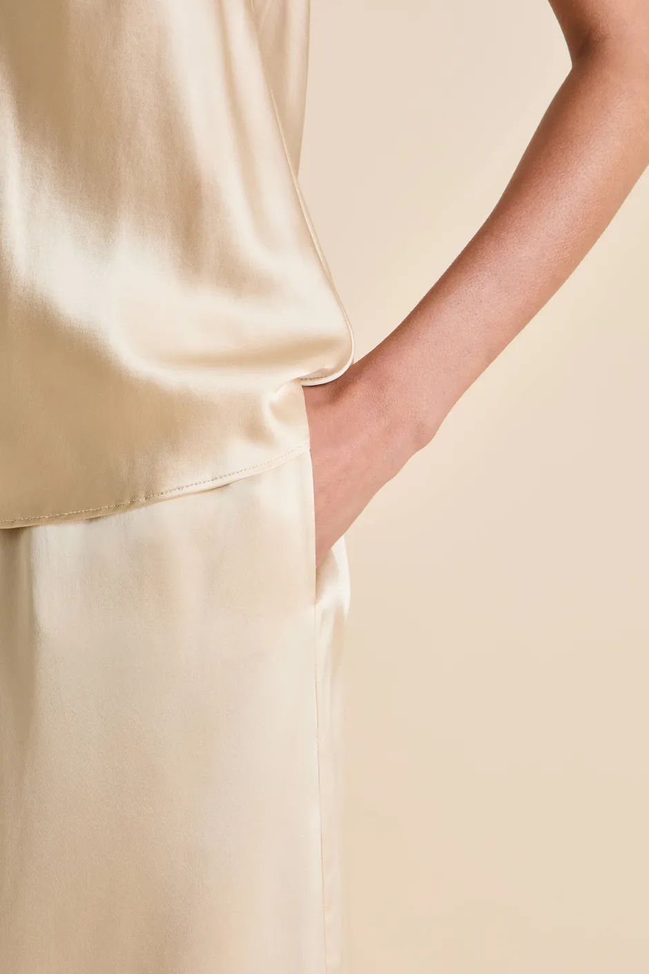 bliss_caramel_camisole_setin_silk_satin_5.webp Outlet Olivia von Halle Bliss Camisole Setin Silk Satin Caramel