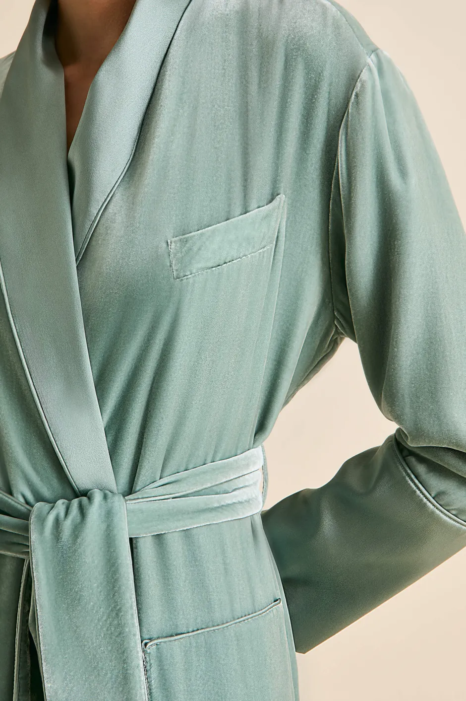 capability_ash_green_robein_silk_velvet_4.webp Store Olivia von Halle Capability Ash Robein Silk Velvet Green