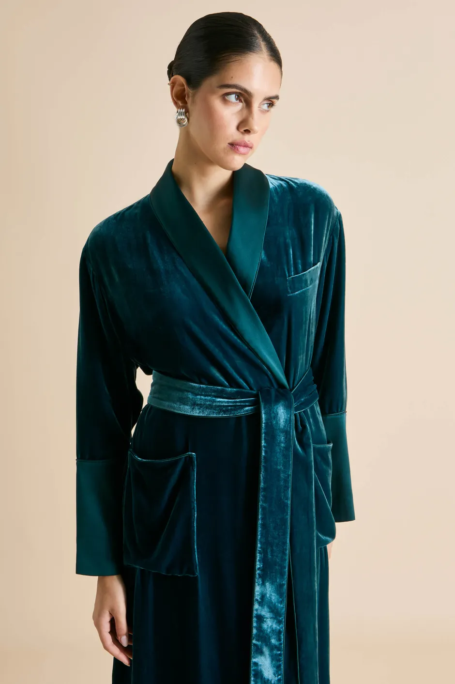 capability_ocean_blue_robein_silk_velvet_2.webp Cheap Olivia von Halle Capability Ocean Robein Silk Velvet Blue