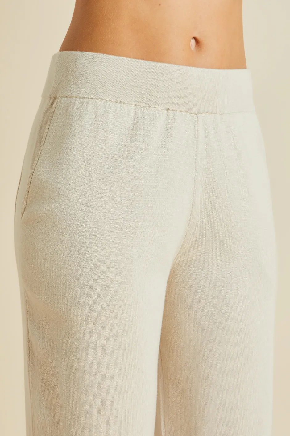 carmel_kasbah_cream_tracksuitin_silkcashmere_5.webp Hot Olivia von Halle Carmel Kasbah Tracksuitin Silk-Cashmere Cream