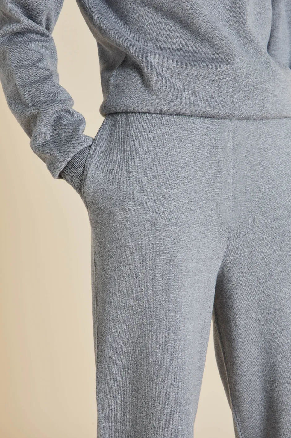 carmel_london_gray_tracksuitin_silkcashmere_6.webp Sale Olivia von Halle Carmel London Tracksuitin Silk-Cashmere Gray