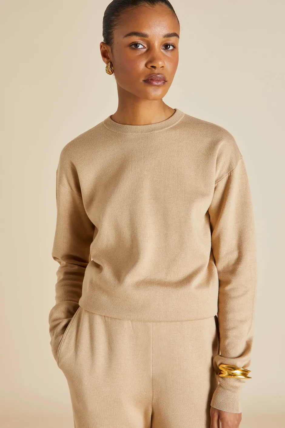 carmel_shanghai_beige_tracksuitin_silkcashmere_2.webp Store Olivia von Halle Carmel Shanghai Tracksuitin Silk-Cashmere Beige
