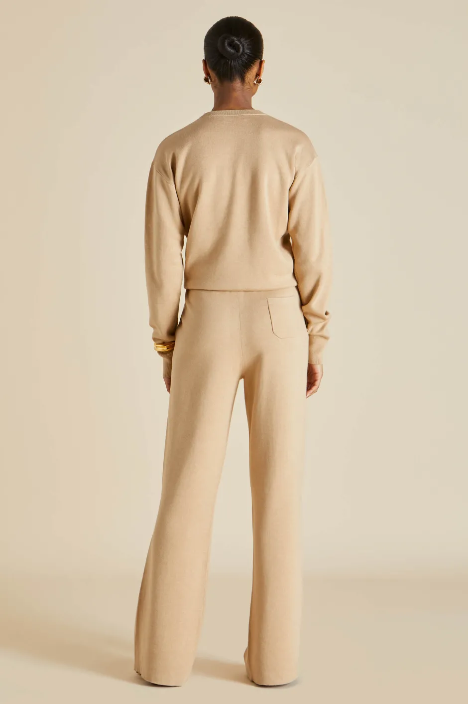 carmel_shanghai_beige_tracksuitin_silkcashmere_7.webp Store Olivia von Halle Carmel Shanghai Tracksuitin Silk-Cashmere Beige