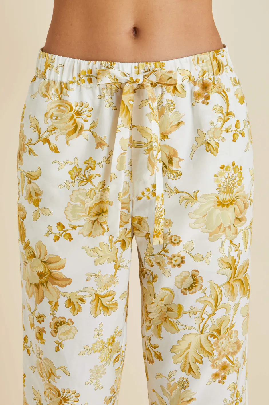 casablanca_aegeus_yellow_floral_pajamasin_cottonsilk_5.webp Fashion Olivia von Halle Casablanca Aegeus Floral Pajamasin Cotton-Silk Yellow