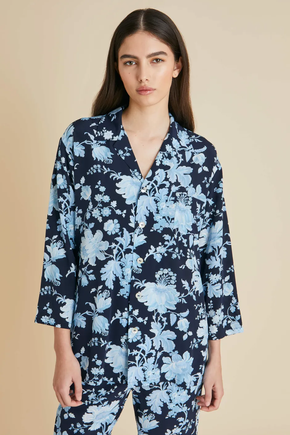 casablanca_alcides_blue_floral_pajamasin_silk_crpe_de_chine_3.webp Shop Olivia von Halle Casablanca Alcides Floral Pajamasin Silk Crêpe de Chine Blue