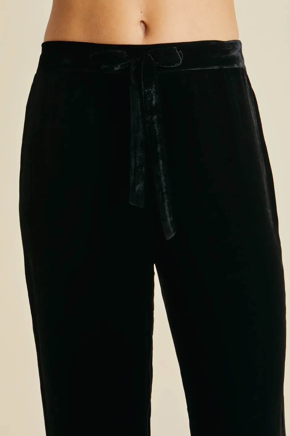 coco_arcadia_black_embellished_pajamasin_silk_velvet_5.webp Hot Olivia von Halle Coco Arcadia Black Embellished Pajamasin Silk Velvet