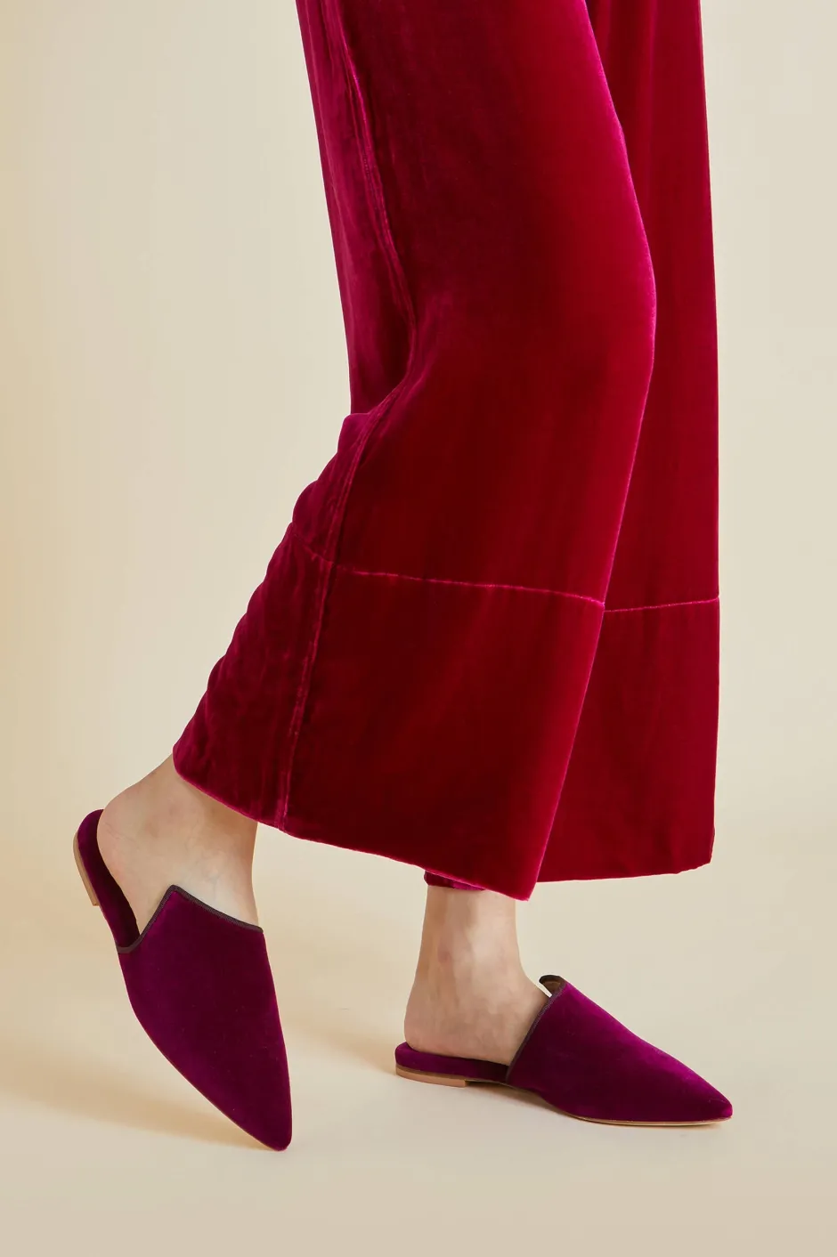 contessa_pasha_pink_slippersin_velvet_4.webp New Olivia von Halle Contessa Pasha Pink Slippersin Velvet