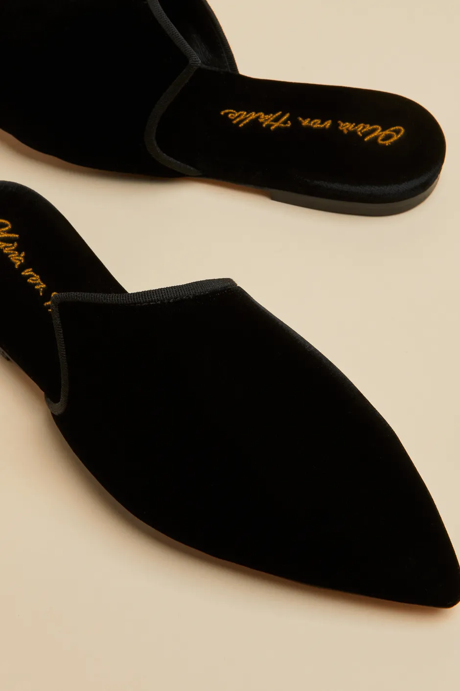 contessa_verona_black_slippersin_velvet_2.webp Outlet Olivia von Halle Contessa Verona Black Slippersin Velvet