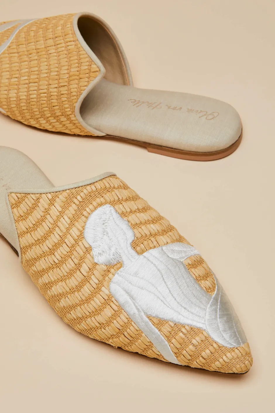 contessa_viola_beige_embroidered_slippersin_raffia_2.webp Hot Olivia von Halle Contessa Viola Beige Embroidered Slippersin Raffia