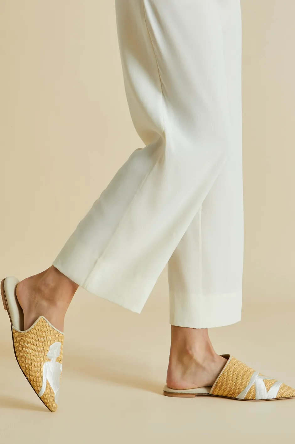 contessa_viola_beige_embroidered_slippersin_raffia_4.webp Hot Olivia von Halle Contessa Viola Beige Embroidered Slippersin Raffia