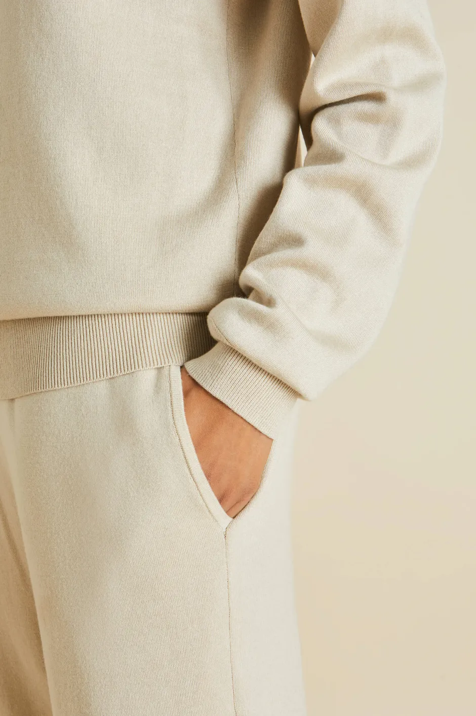gia_kasbah_cream_tracksuitin_silkcashmere_4.webp Store Olivia von Halle Gia Kasbah Tracksuitin Silk-Cashmere Cream