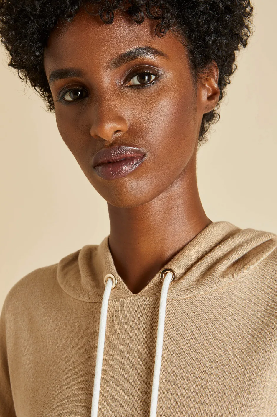 gia_shanghai_beige_tracksuitin_silkcashmere_3.webp Cheap Olivia von Halle Gia Shanghai Tracksuitin Silk-Cashmere Beige