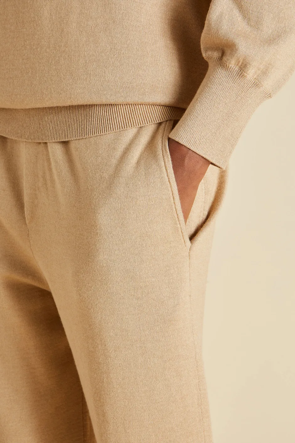 gia_shanghai_beige_tracksuitin_silkcashmere_4.webp Cheap Olivia von Halle Gia Shanghai Tracksuitin Silk-Cashmere Beige