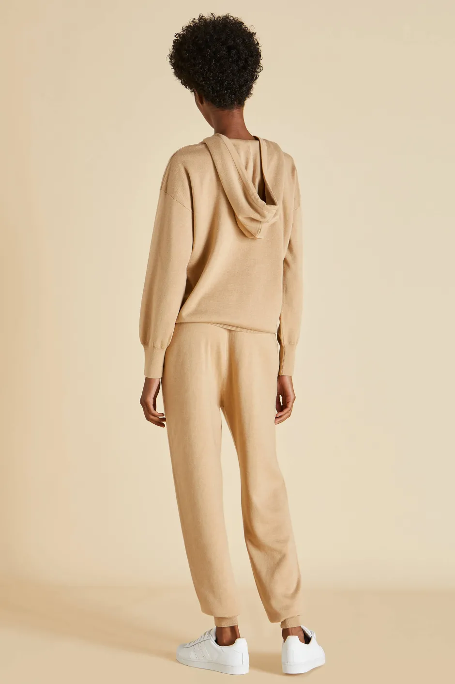 gia_shanghai_beige_tracksuitin_silkcashmere_5.webp Cheap Olivia von Halle Gia Shanghai Tracksuitin Silk-Cashmere Beige