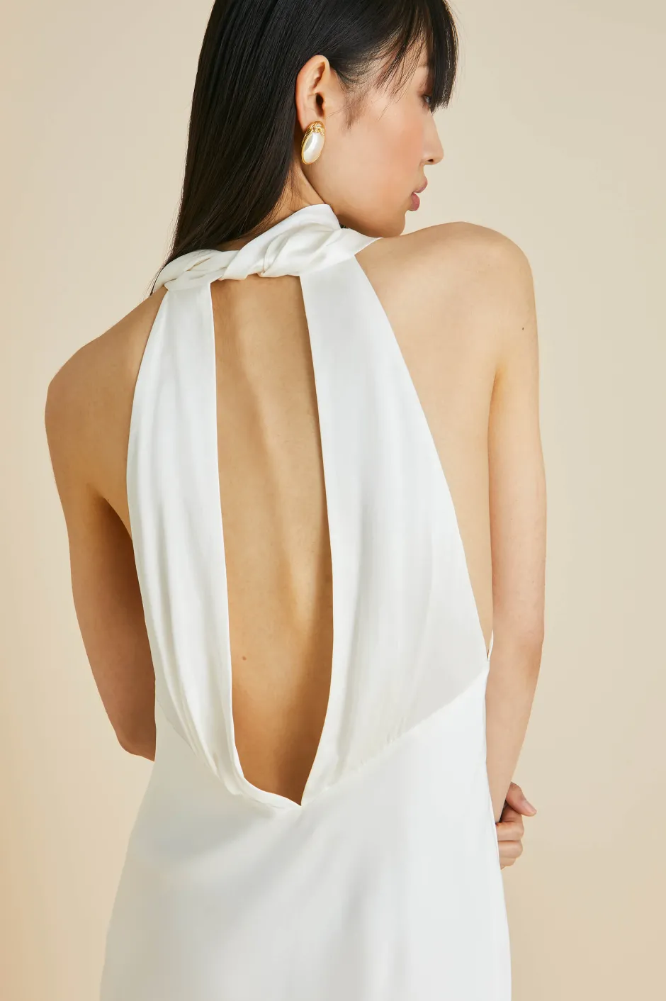 greta_ivory_halterneck_dressin_silk_satin_5.webp Shop Olivia von Halle Greta Halterneck Dressin Silk Satin Ivory