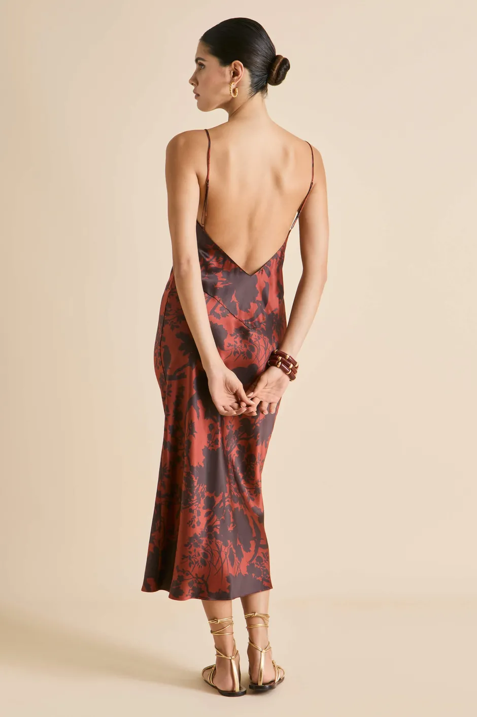 issa_lalanne_burgundy_floral_slip_dressin_silk_satin_3.webp Store Olivia von Halle Issa Lalanne Burgundy Floral Slip Dressin Silk Satin Brown