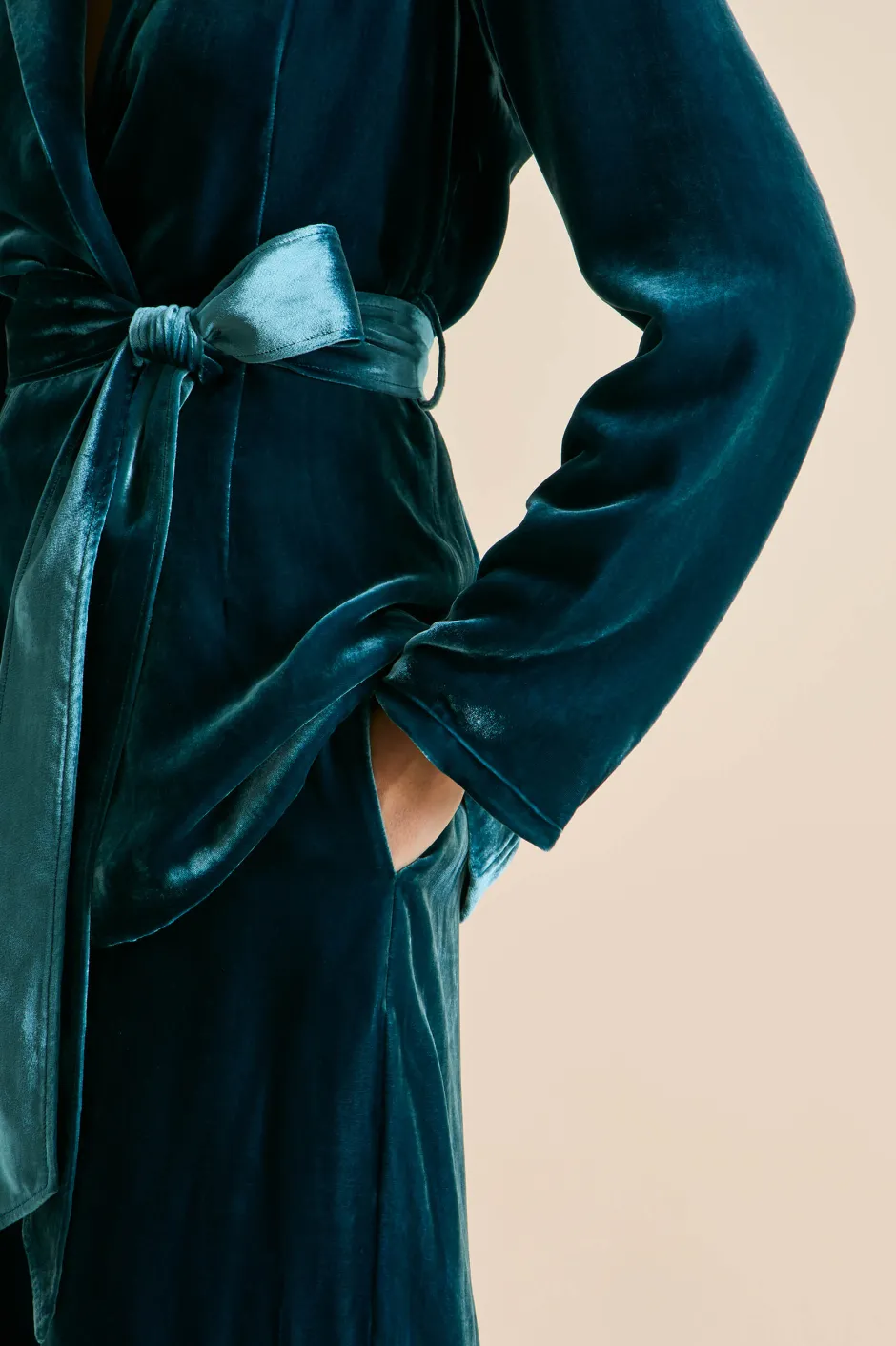 jagger_ocean_blue_pajamasin_silk_velvet_4.webp Hot Olivia von Halle Jagger Ocean Pajamasin Silk Velvet Blue