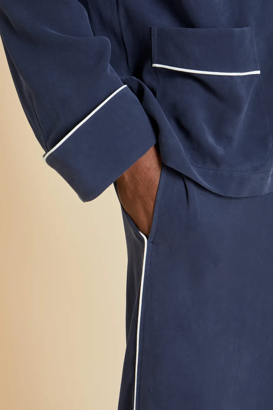 laurent_navy_pajamasin_sandwashed_silk_6.webp Clearance Olivia von Halle Laurent Pajamasin Sandwashed Silk Navy