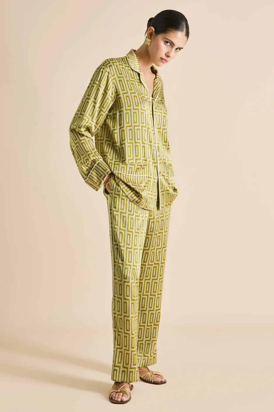 laurent_ruhlmann_gold_geometric_pajamasin_silk_satin_3.webp Best Sale Olivia von Halle Laurent Ruhlmann Geometric Pajamasin Silk Satin Gold