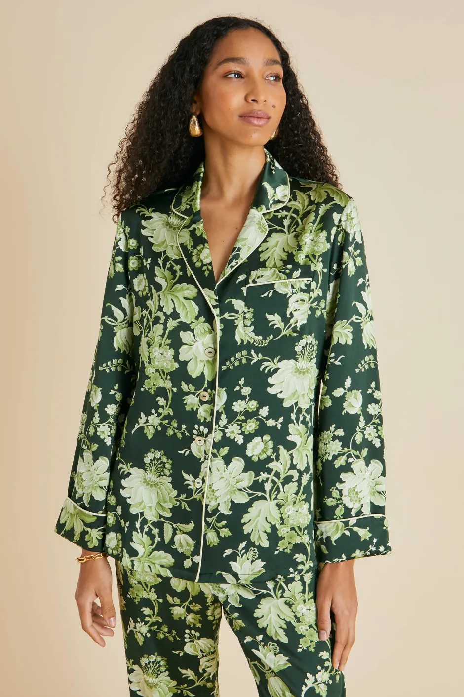 lila_ares_green_floral_pajamasin_silk_satin_3.webp Hot Olivia von Halle Lila Ares Floral Pajamasin Silk Satin Green