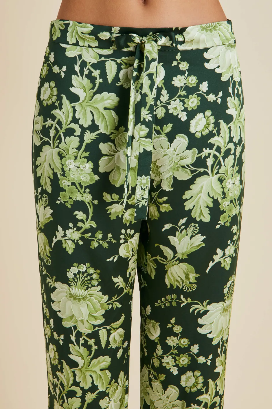 lila_ares_green_floral_pajamasin_silk_satin_4.webp Hot Olivia von Halle Lila Ares Floral Pajamasin Silk Satin Green