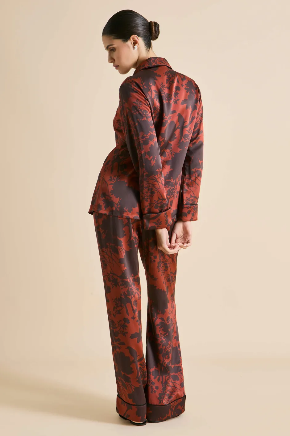 lila_lalanne_burgundy_floral_pajamasin_silk_satin_3.webp Clearance Olivia von Halle Lila Lalanne Burgundy Floral Pajamasin Silk Satin Brown