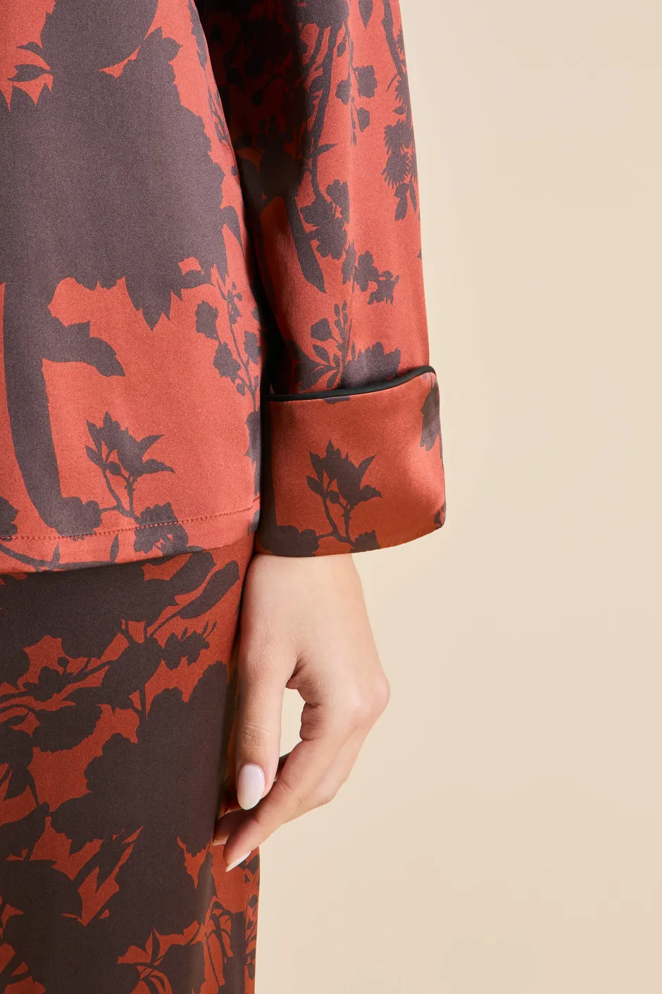 lila_lalanne_burgundy_floral_pajamasin_silk_satin_4.webp Clearance Olivia von Halle Lila Lalanne Burgundy Floral Pajamasin Silk Satin Brown