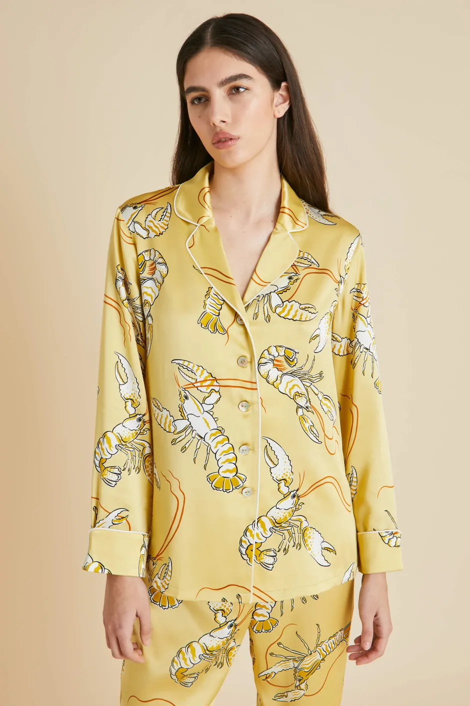 lila_perseus_yellow_lobster_pajamasin_silk_satin_3.webp Sale Olivia von Halle Lila Perseus Lobster Pajamasin Silk Satin Yellow