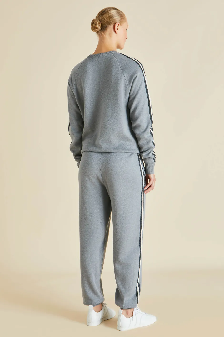 missy_london_gray_tracksuitin_silkcashmere_3.webp Store Olivia von Halle Missy London Tracksuitin Silk-Cashmere Gray
