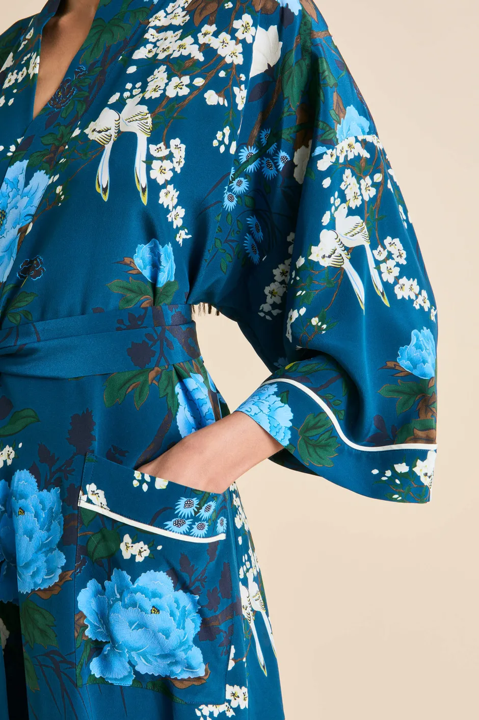 sabine_tibatant_blue_floral_robein_silk_crpe_de_chine_4.webp Discount Olivia von Halle Sabine Tibatant Floral Robein Silk Crêpe de Chine Blue