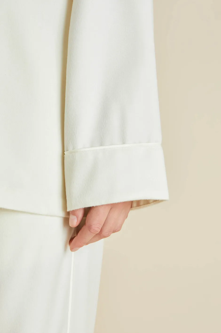 vanderbilt_aspen_ivory_pajamasin_cashmere_5.webp Shop Olivia von Halle Vanderbilt Aspen Pajamasin Cashmere Ivory