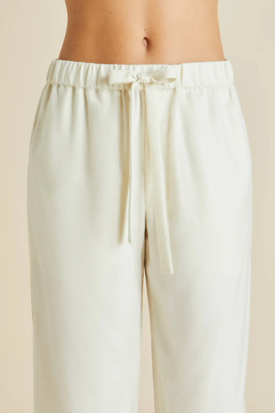 vanderbilt_aspen_ivory_pajamasin_cashmere_6.webp Shop Olivia von Halle Vanderbilt Aspen Pajamasin Cashmere Ivory