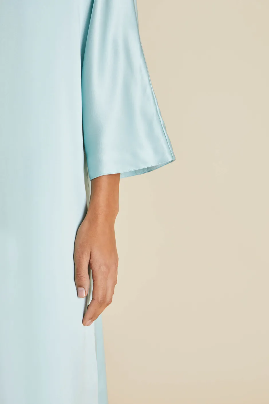 vreeland_incantation_blue_embellished_dressin_sandwashed_silk_6.webp New Olivia von Halle Vreeland Incantation Blue Embellished Dressin Sandwashed Silk