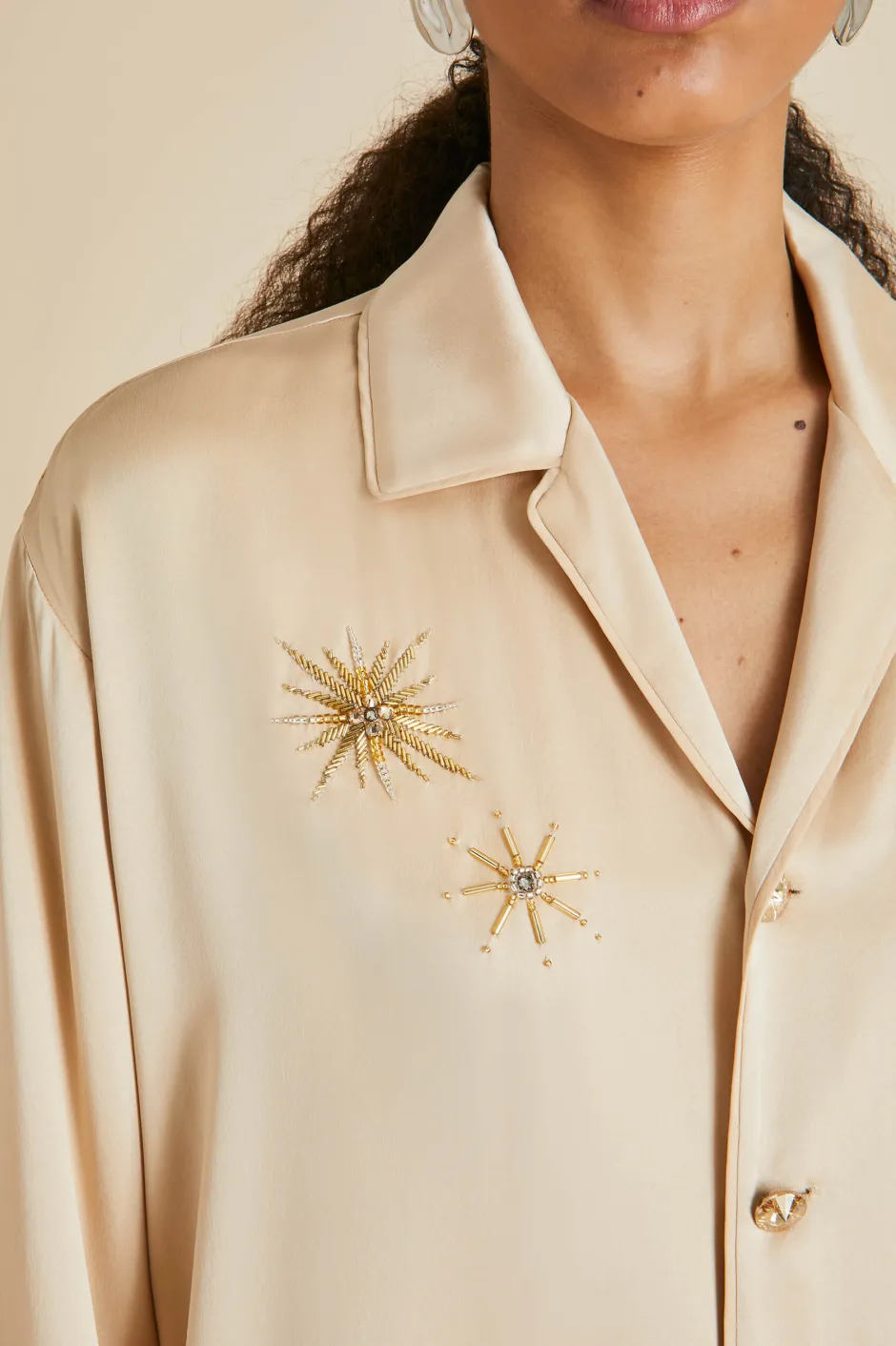 yves_celestine_caramel_embellished_pajamasin_sandwashed_silk_5.webp Outlet Olivia von Halle Yves Celestine Caramel Embellished Pajamasin Sandwashed Silk