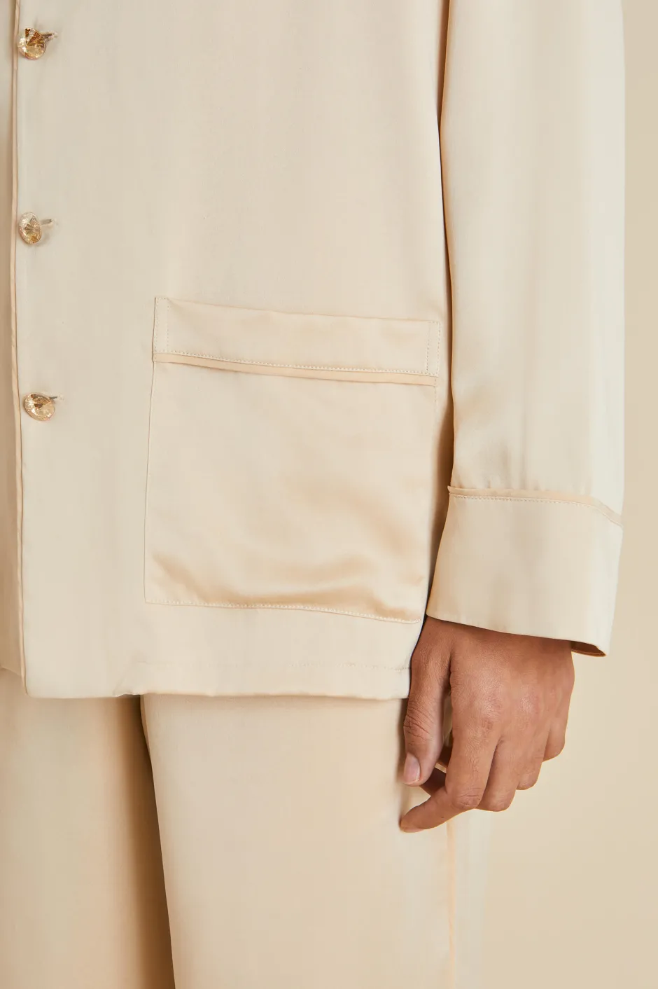 yves_celestine_caramel_embellished_pajamasin_sandwashed_silk_6.webp Outlet Olivia von Halle Yves Celestine Caramel Embellished Pajamasin Sandwashed Silk