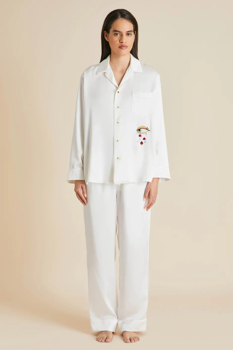 yves_desire_ivory_pajamasin_silk_with_ruby_and_diamond_buttons_by_jessica_mccormack_3.webp Sale Olivia von Halle Yves Desire pajamasin Silk with Ruby and Diamond Buttons by Jessica McCormack Ivory