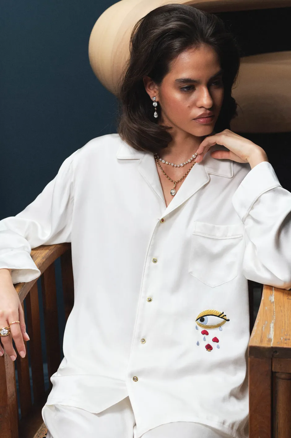 yves_desire_ivory_pajamasin_silk_with_ruby_and_diamond_buttons_by_jessica_mccormack_9.webp Sale Olivia von Halle Yves Desire pajamasin Silk with Ruby and Diamond Buttons by Jessica McCormack Ivory